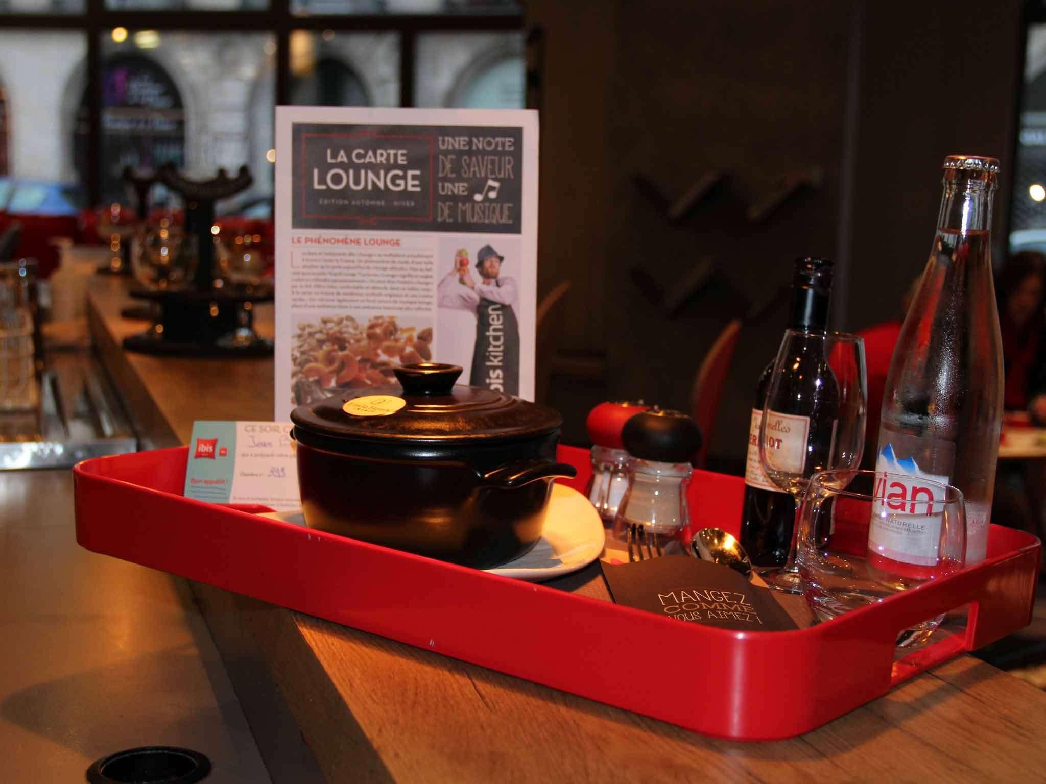 Ibis Nantes Centre Tour Bretagne Hotel Buitenkant foto
