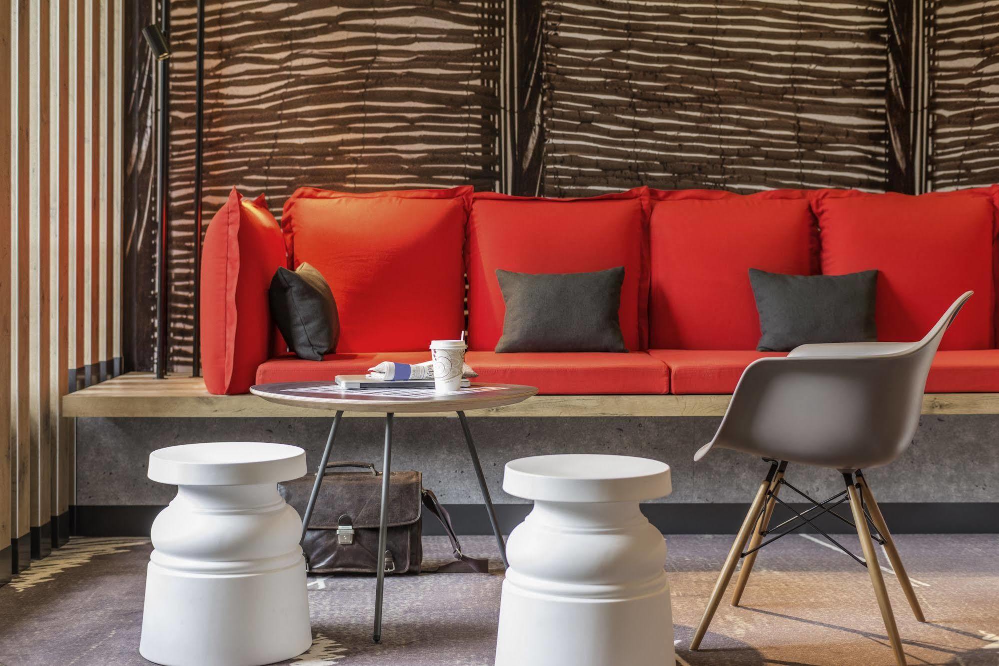 Ibis Nantes Centre Tour Bretagne Hotel Buitenkant foto