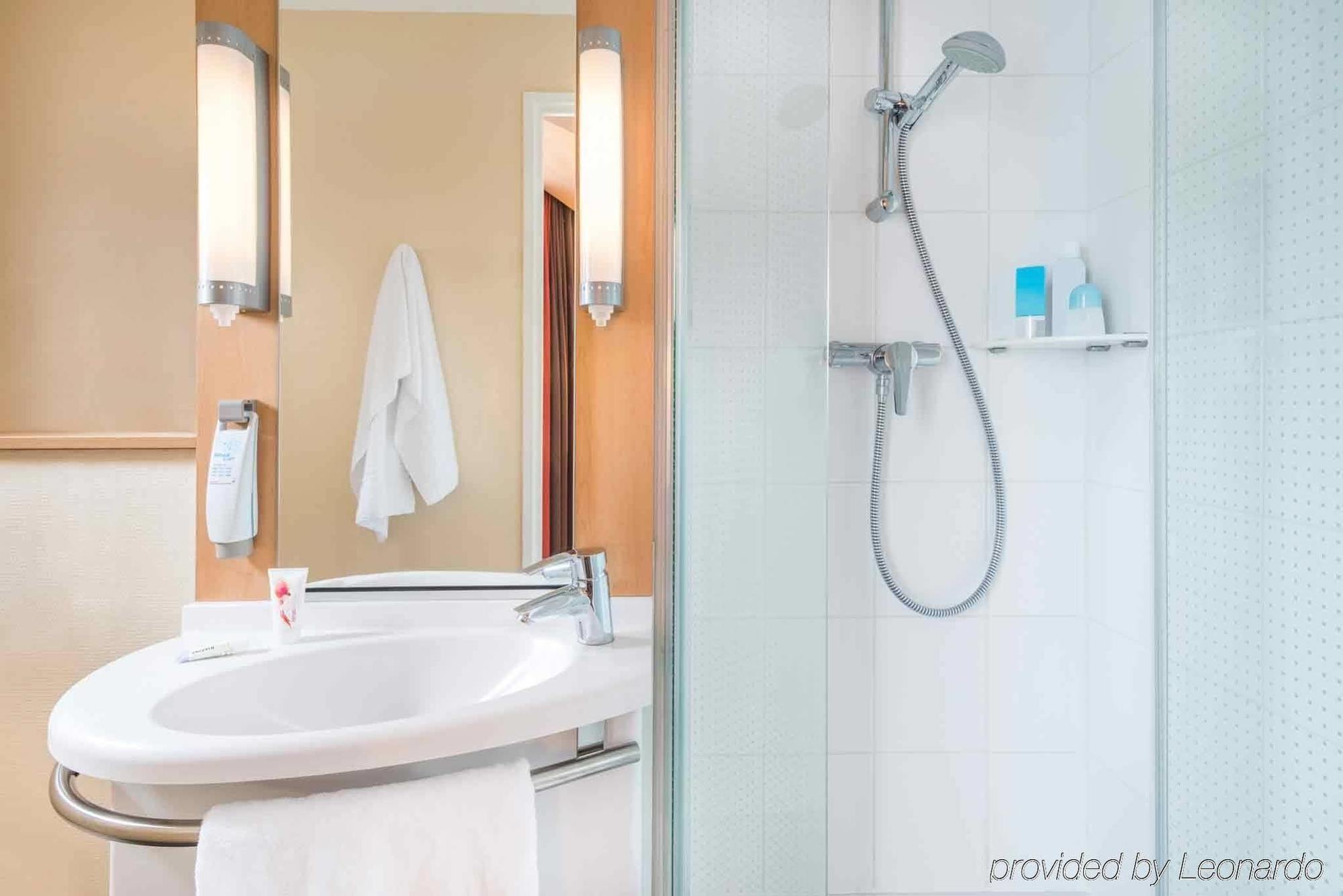 Ibis Nantes Centre Tour Bretagne Hotel Buitenkant foto
