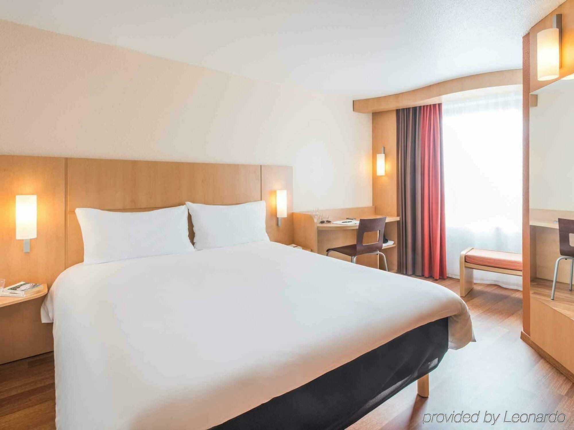 Ibis Nantes Centre Tour Bretagne Hotel Buitenkant foto